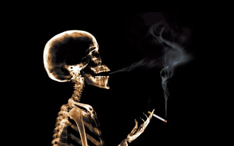 Курение – причина болей в спине в области лопаток